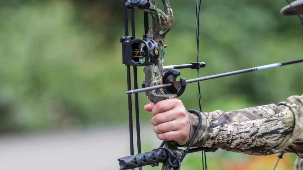 How To Choose An Arrow Rest For Your Recurve Bow?