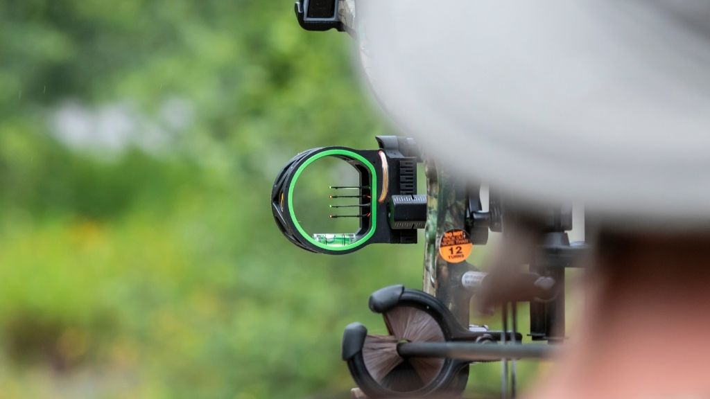 How To Use A Peep Sight On A Bow